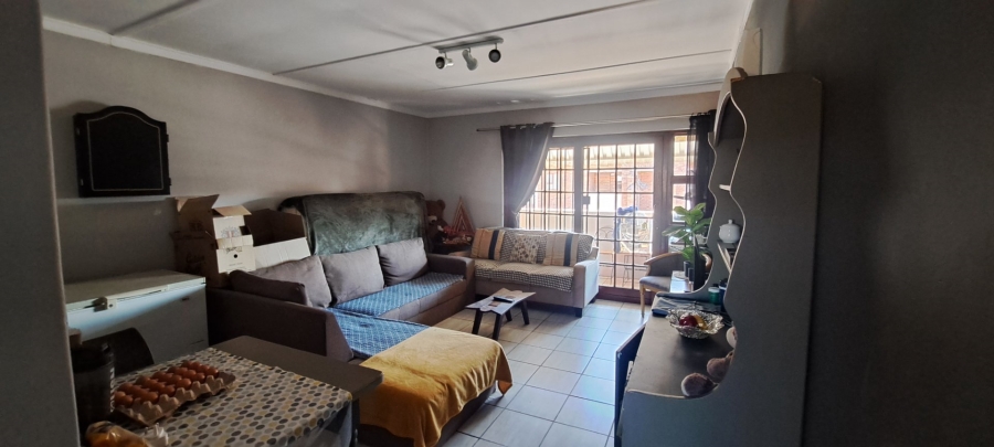 2 Bedroom Property for Sale in Langenhovenpark Free State